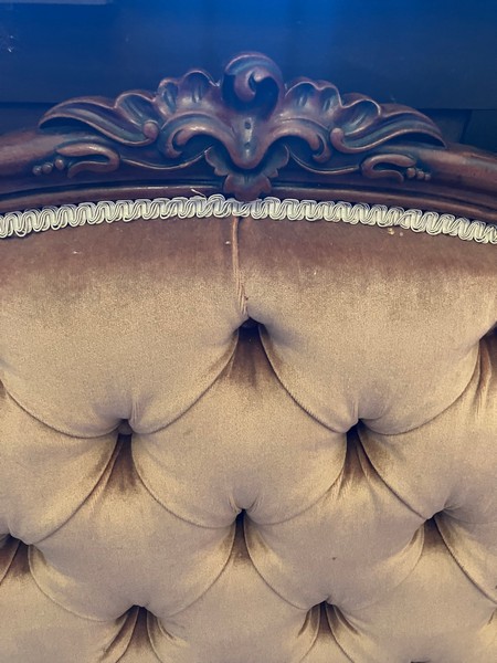Victorian Pink Sofa mahogany carved frame , scrolled arms with carved detail cariole legs and claw - Bild 2 aus 4