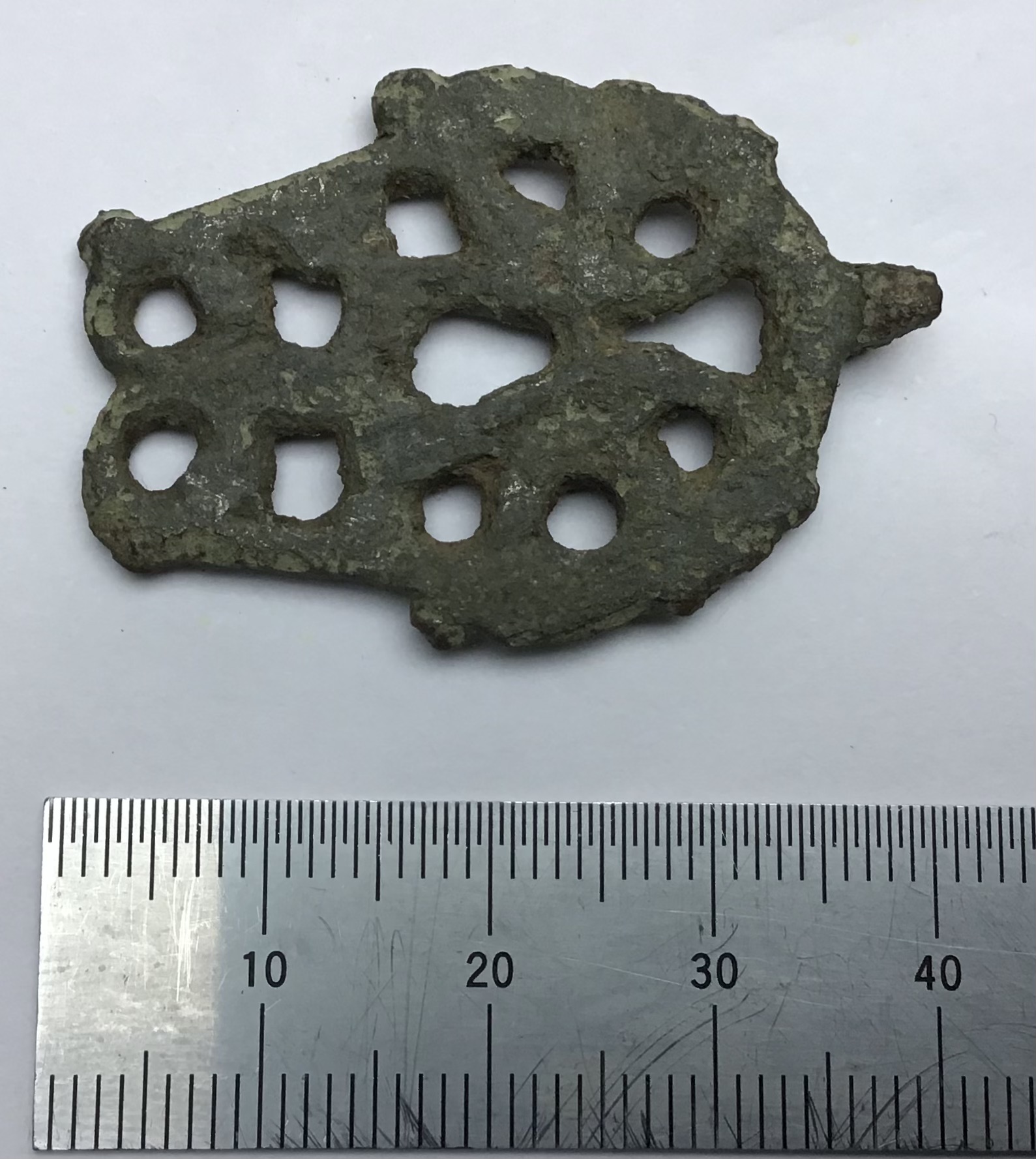 Incomplete medieval copper alloy openwork harness pendant in rather worn condition. The upper part - Image 3 of 3