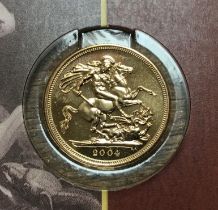 Royal Mint 2004 Gold Bullion Sovereign on Original Presentation Card. (#)