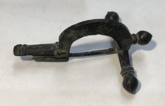 Medium sized bronze Roman 2nd/3rd century “onion” crossbow fibula with pin. Approximately 7cm.