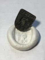 Medieval “chess piece” rare shield style bronze seal matrix, hexagonally facetted handle with