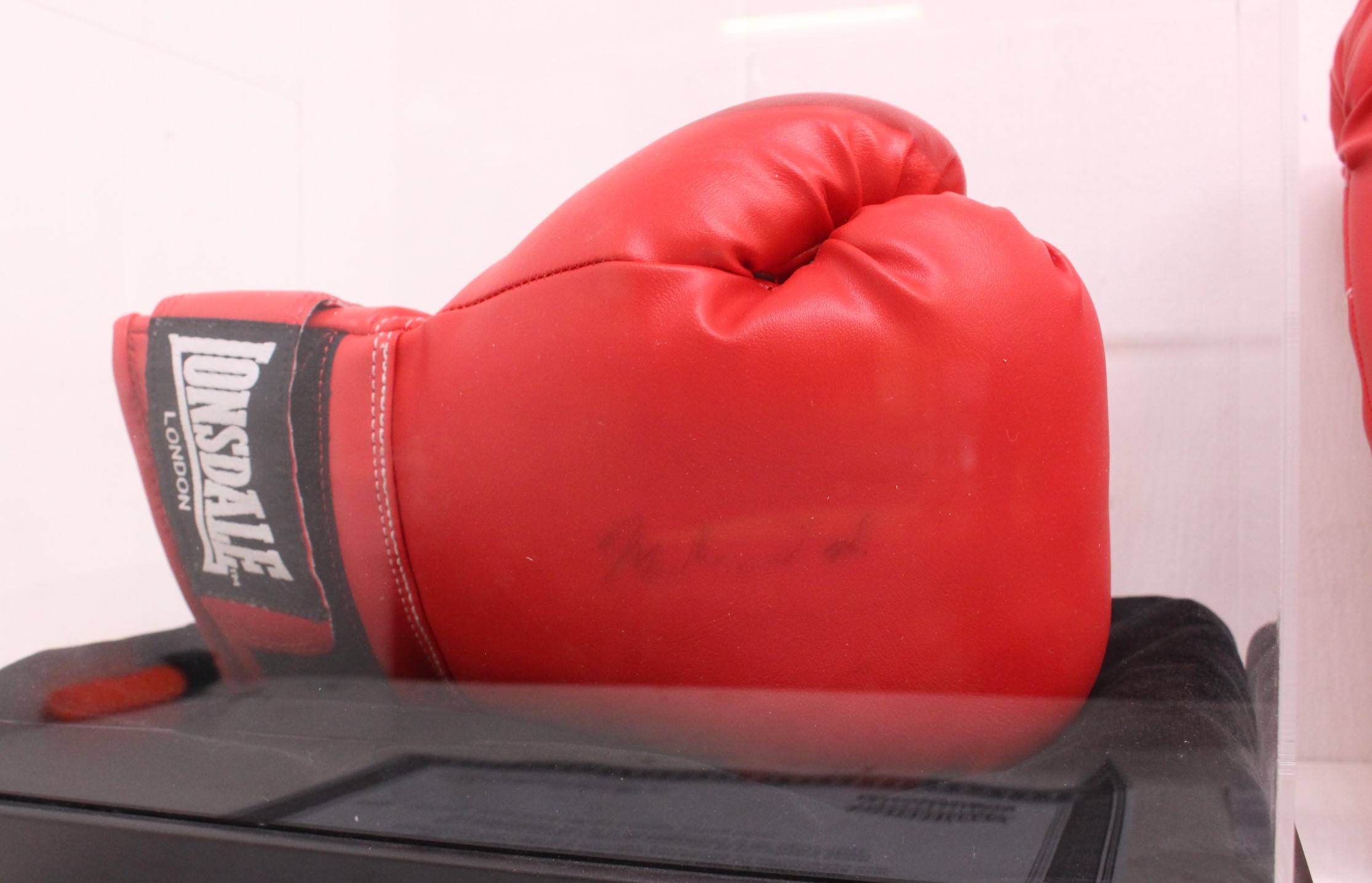 Boxing: A collection of seven assorted signed boxing gloves to comprise: Muhammad Ali (faded, within - Image 3 of 3