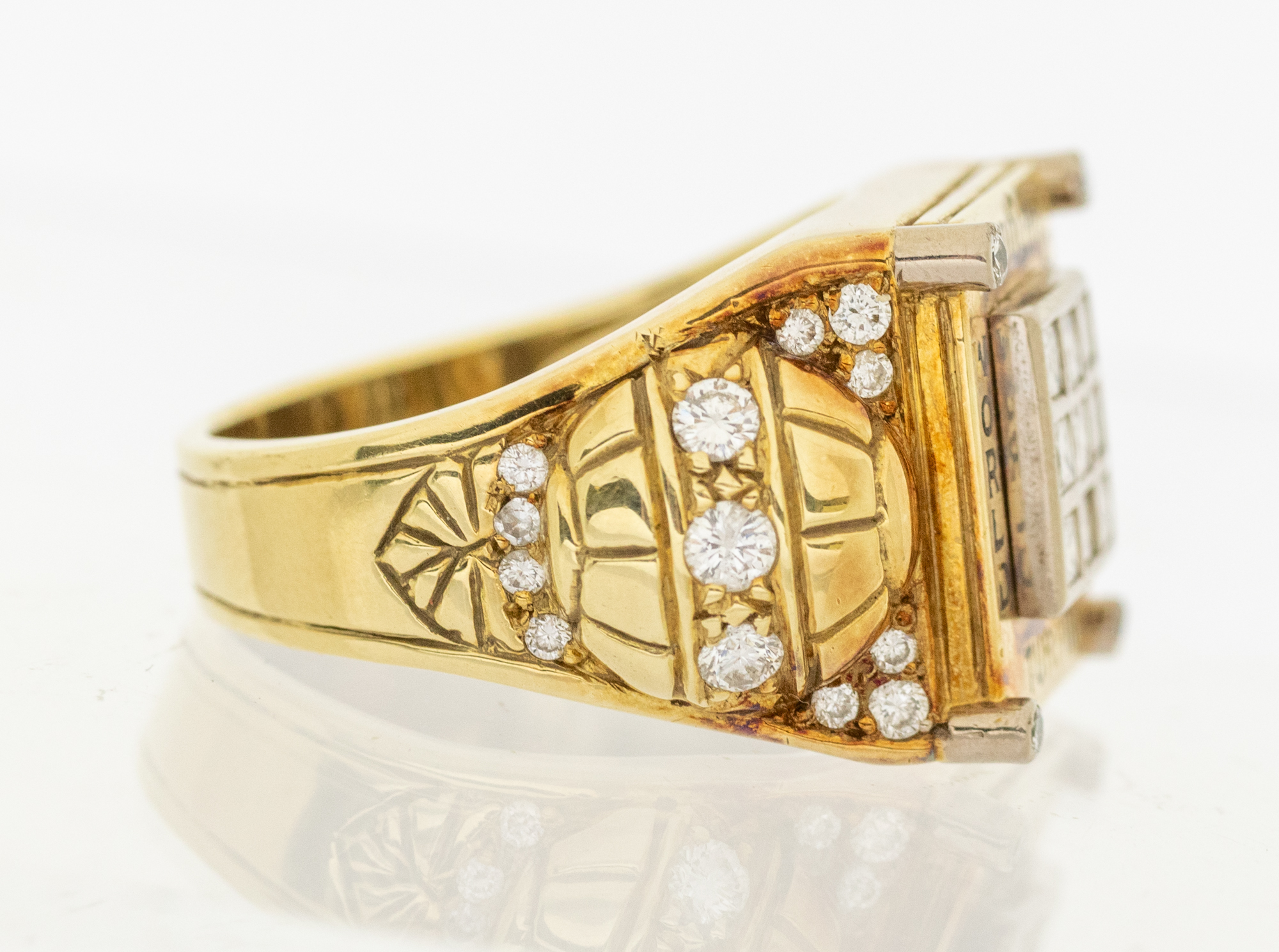 Boxing Interest: A gentleman's diamond and 14ct gold signet ring, designed as a boxing ring, made - Image 2 of 4