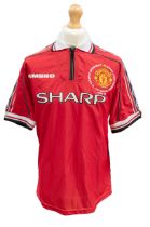 Manchester United: A Manchester United, 1999, short-sleeved home football shirt, Size Large,