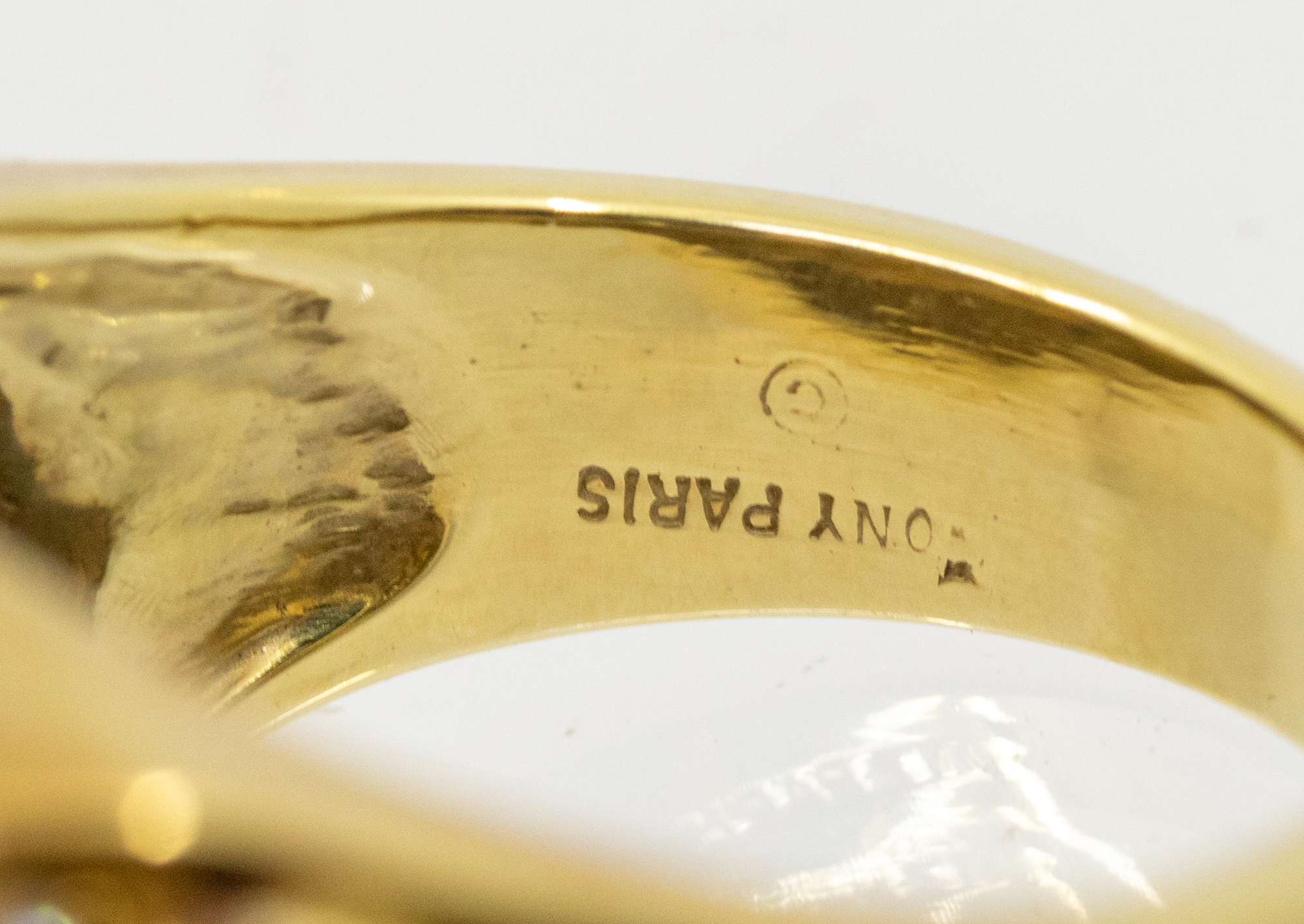 Boxing Interest: A gentleman's diamond and 14ct gold signet ring, designed as a boxing ring, made - Image 4 of 4