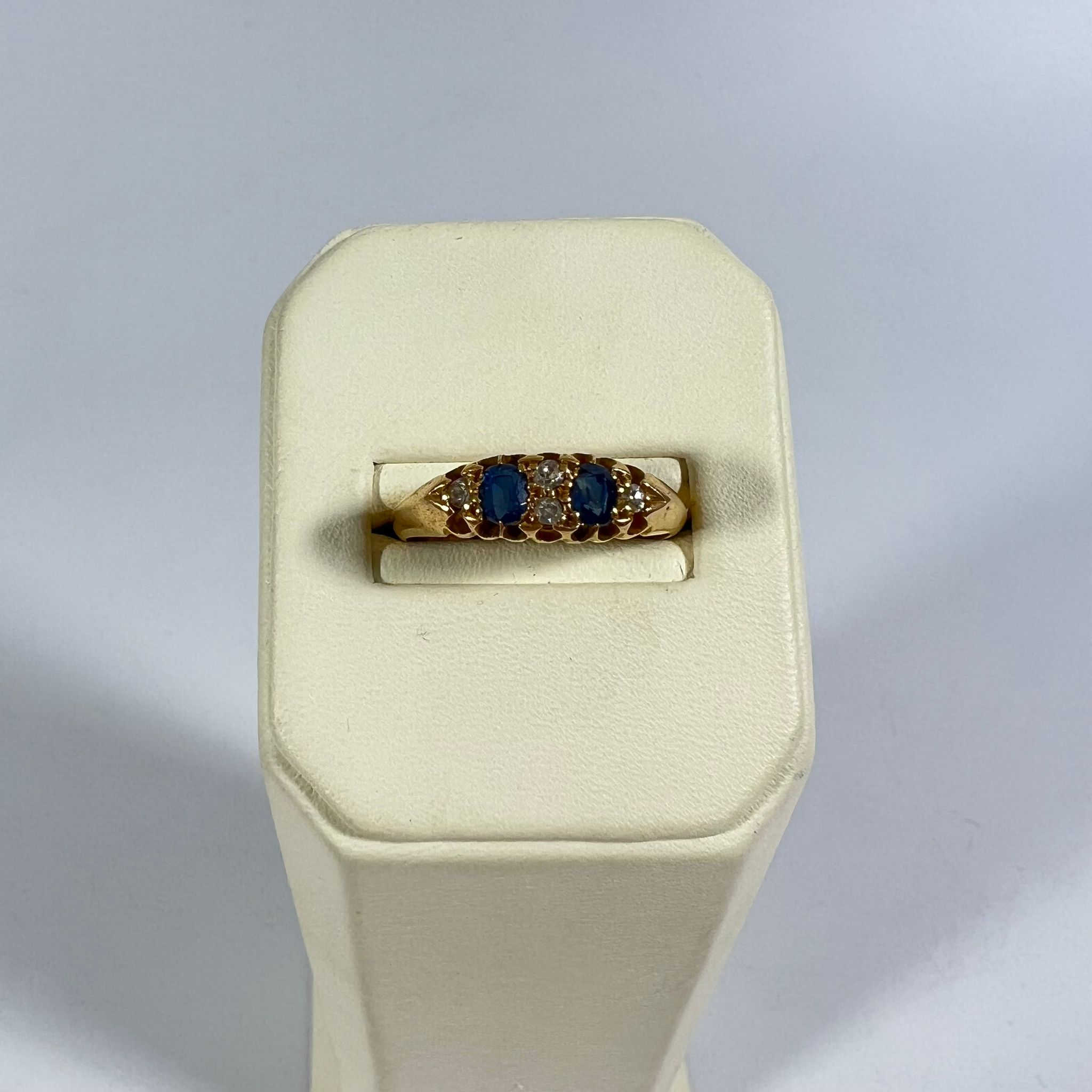 18ct Sapphire & Diamond ring - Birmingham 4g - size P 1/2.
