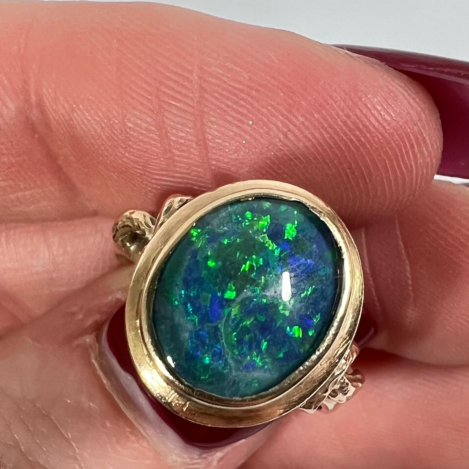 18ct Opal and Yellow Gold Ring m- size 'N' circa 4.7grams. - Image 5 of 5