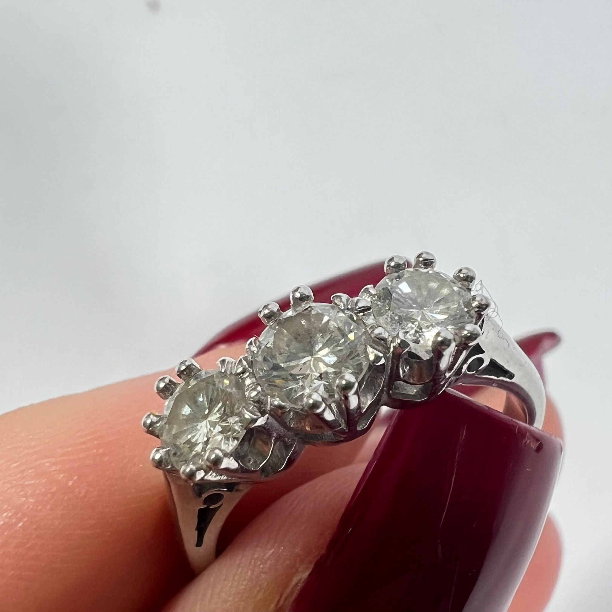 ****REOFFER JANUARY 12 2024, ESTIMATE £600-800***** An 18ct white gold 3 stone diamond ring, size M. - Image 3 of 3