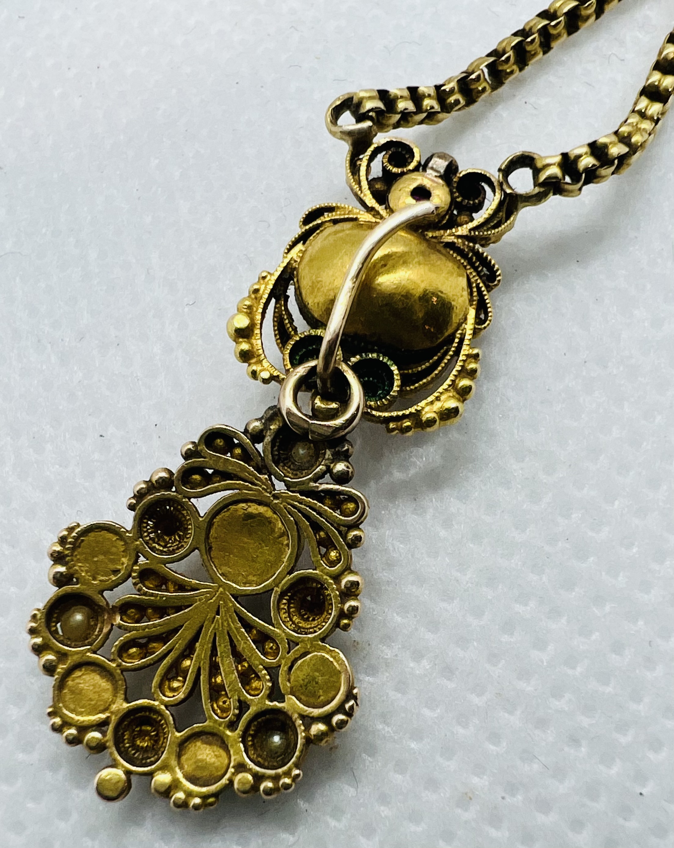 A collection of gem set jewellery. Featuring a yellow metal necklace, featuring bead and wire work - Image 5 of 8