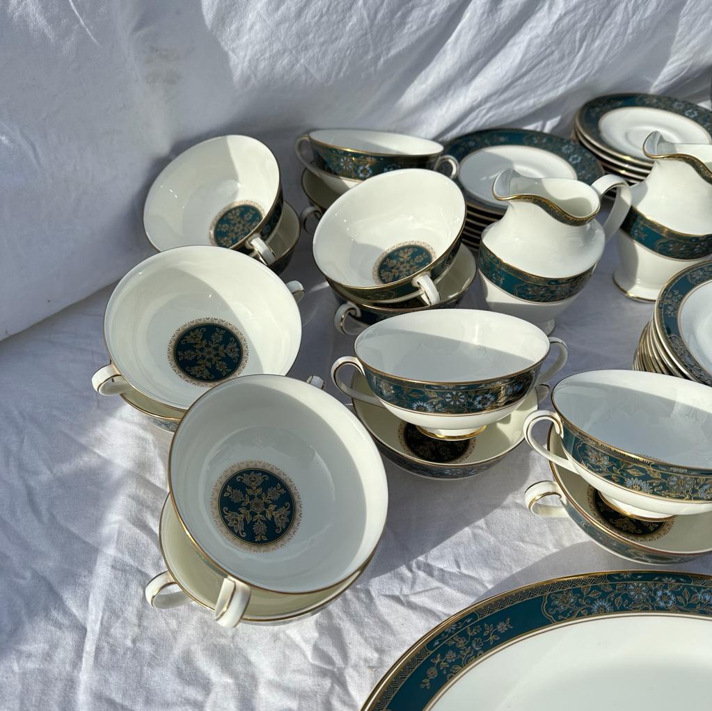 A large collection of Royal Doulton Carlyle dinner service This service was used as a prop in the - Image 19 of 19