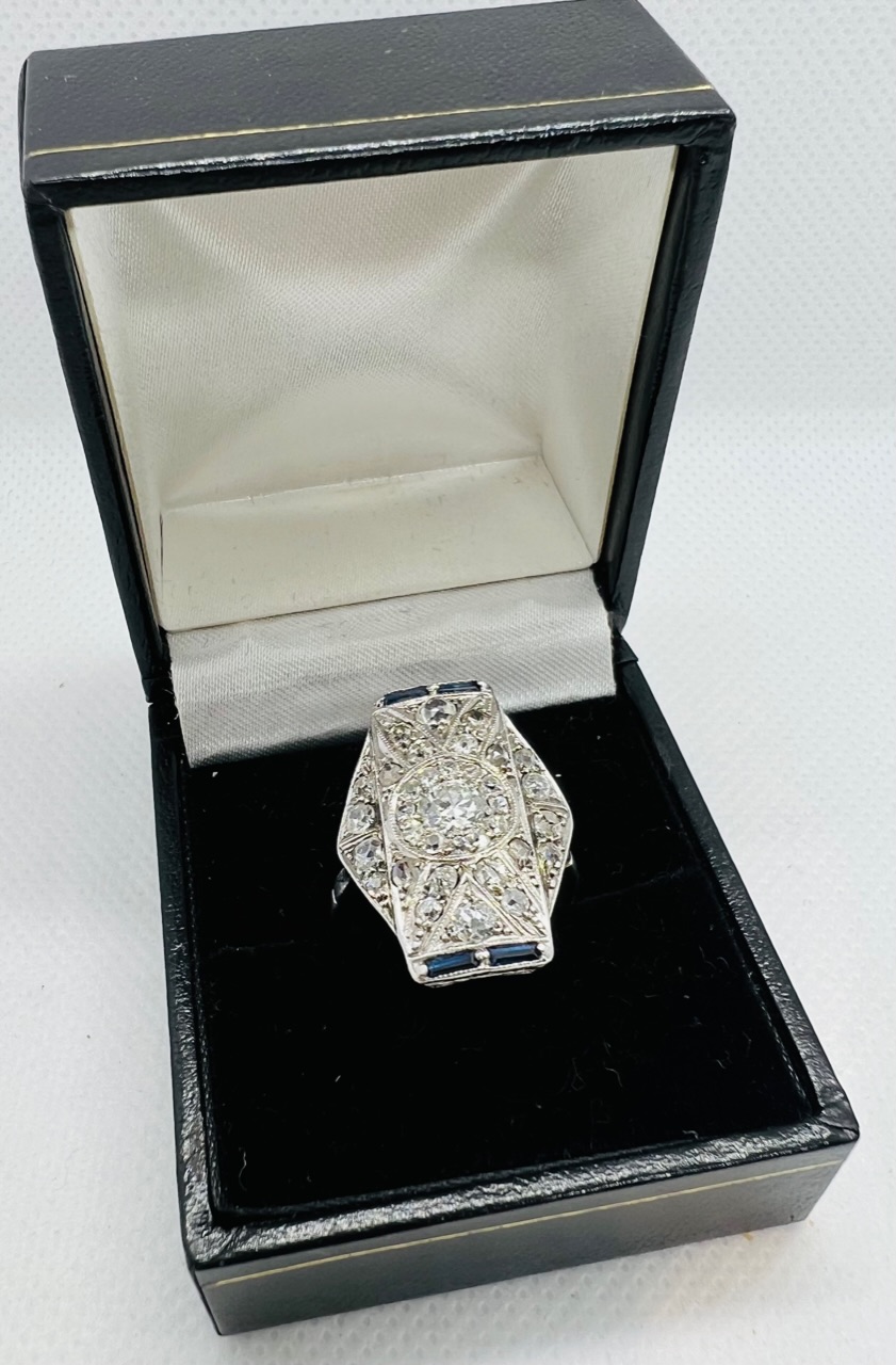 *******REOFFER JANUARY 12, 2024 ESTIMATE £900- £1,000.****** An Art Deco diamond and sapphire - Image 2 of 5