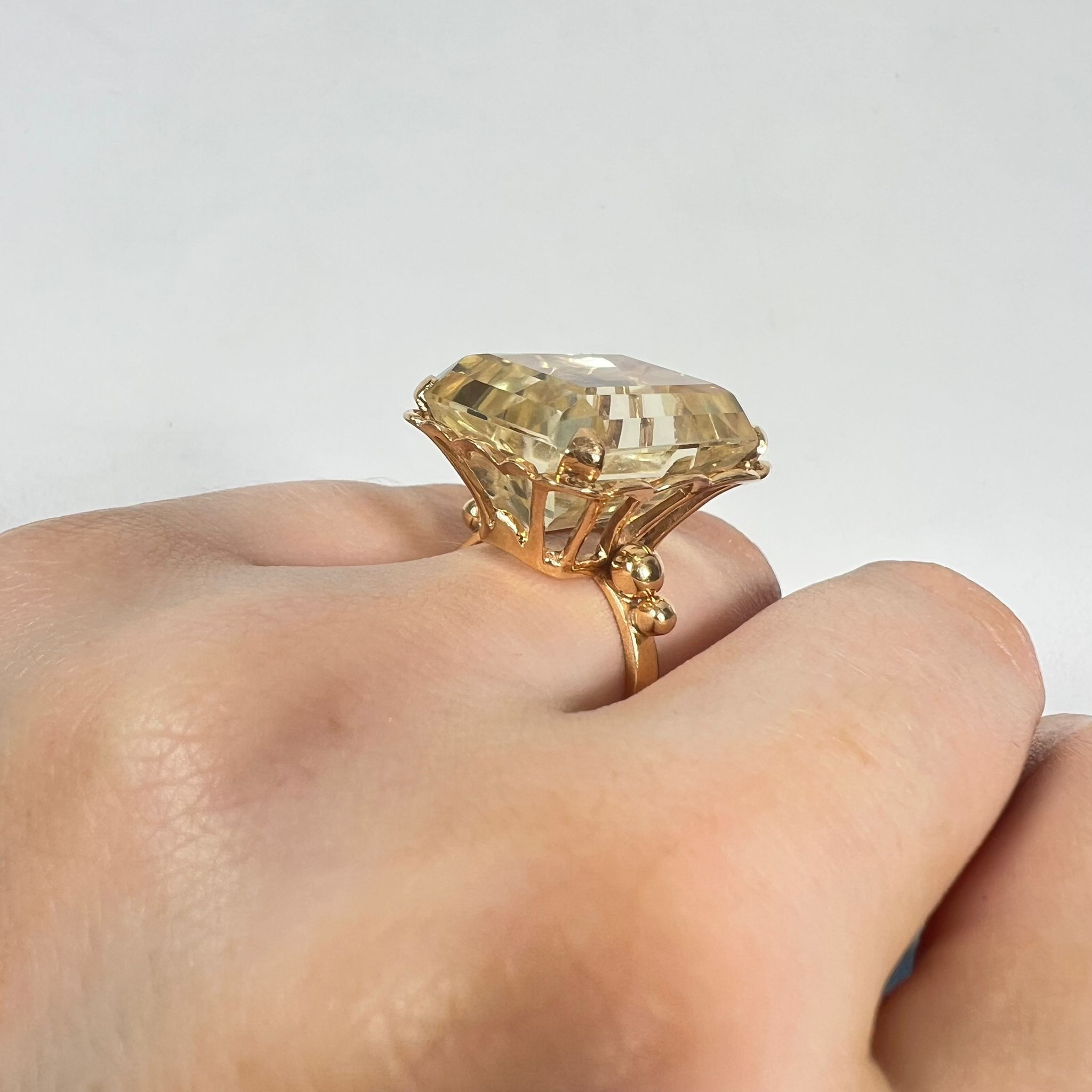 An 18ct yellow gold 750 citrine ring, head size approx 22 x 17mm, ring size P, total weight approx - Image 2 of 4