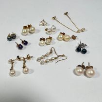 12 sets of 9ct earrings including pearls + 1 x amethyst