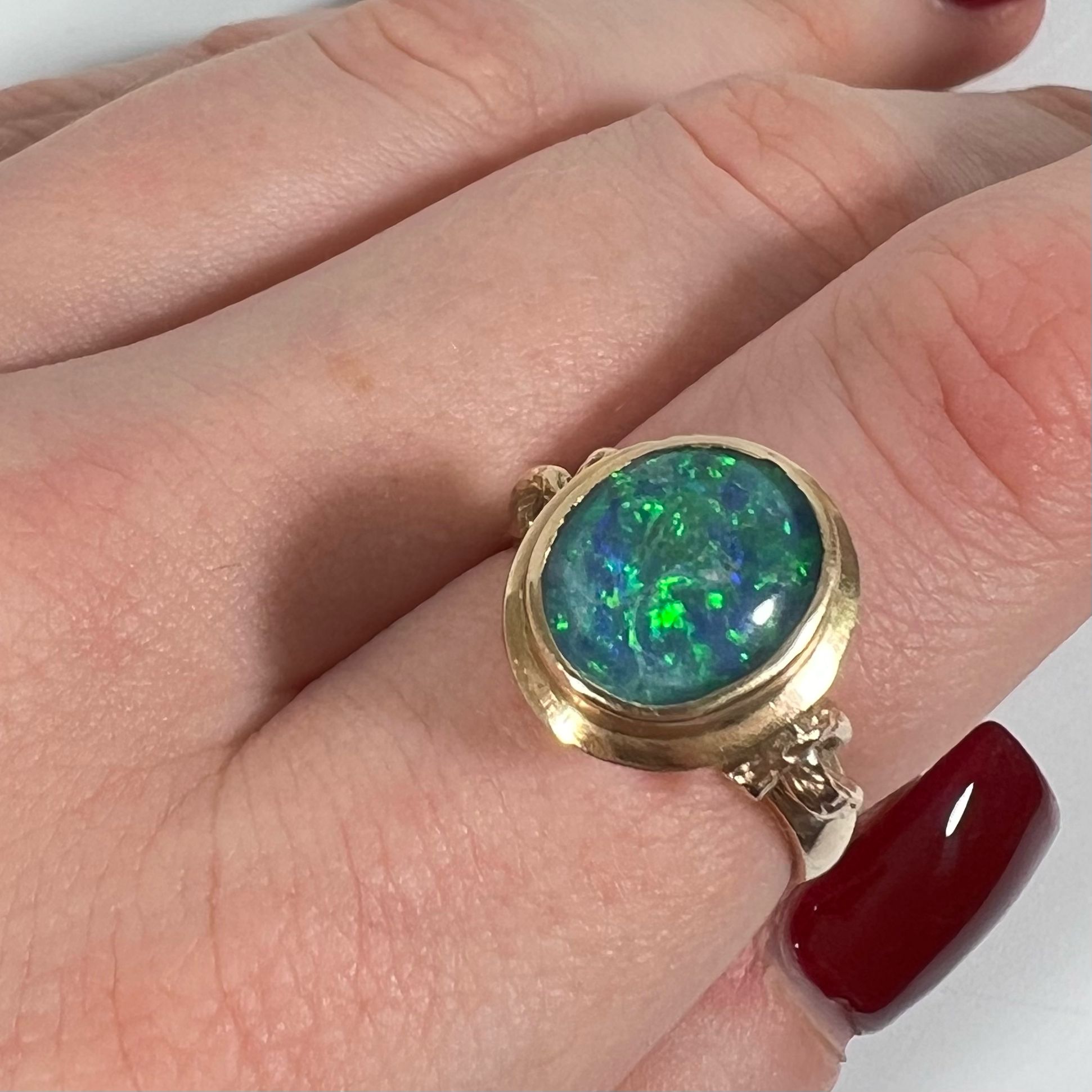 18ct Opal and Yellow Gold Ring m- size 'N' circa 4.7grams. - Image 3 of 5