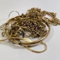 A collection of broken 9ct gold jewellery. weight: 38.4g