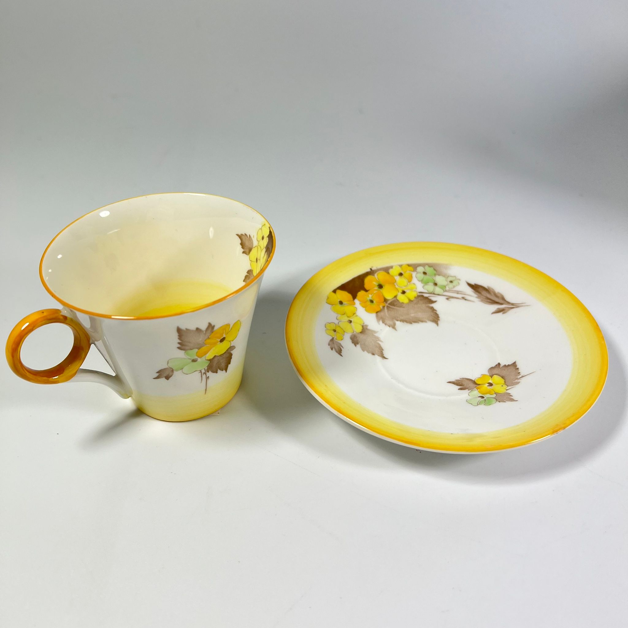 Art Deco Shelley Phlox Tea Set to include tea pot, 4 cups & saucers, milk jug & sugar bowl. Tea - Image 2 of 5