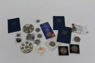 USA Coin collection. Including 1976 Eisenhower one dollar, four half dollars 1974 Kennedy, three