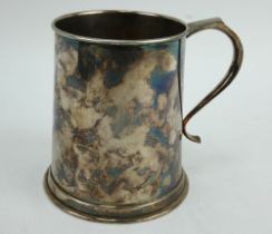 A silver Georgian style one pint tankard, hallmarked for Sheffield 1974, maker Ralph Weston