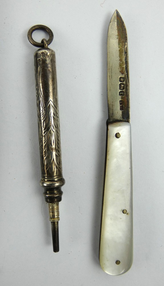Two silver handled buttons hook, a shoe horn, silver pencil, silver fruit knife & a plated vesta. - Image 2 of 2