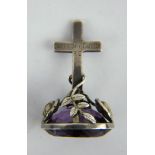 An Edwardian white metal crucifix and amethyst seal engraved Oxford Univ, Chapter RC, DD 1909 1910