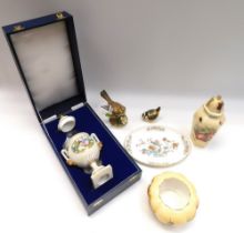 A small collection of mixed ceramics to include; a boxed modern Royal Worcester 1989 Elizabeth