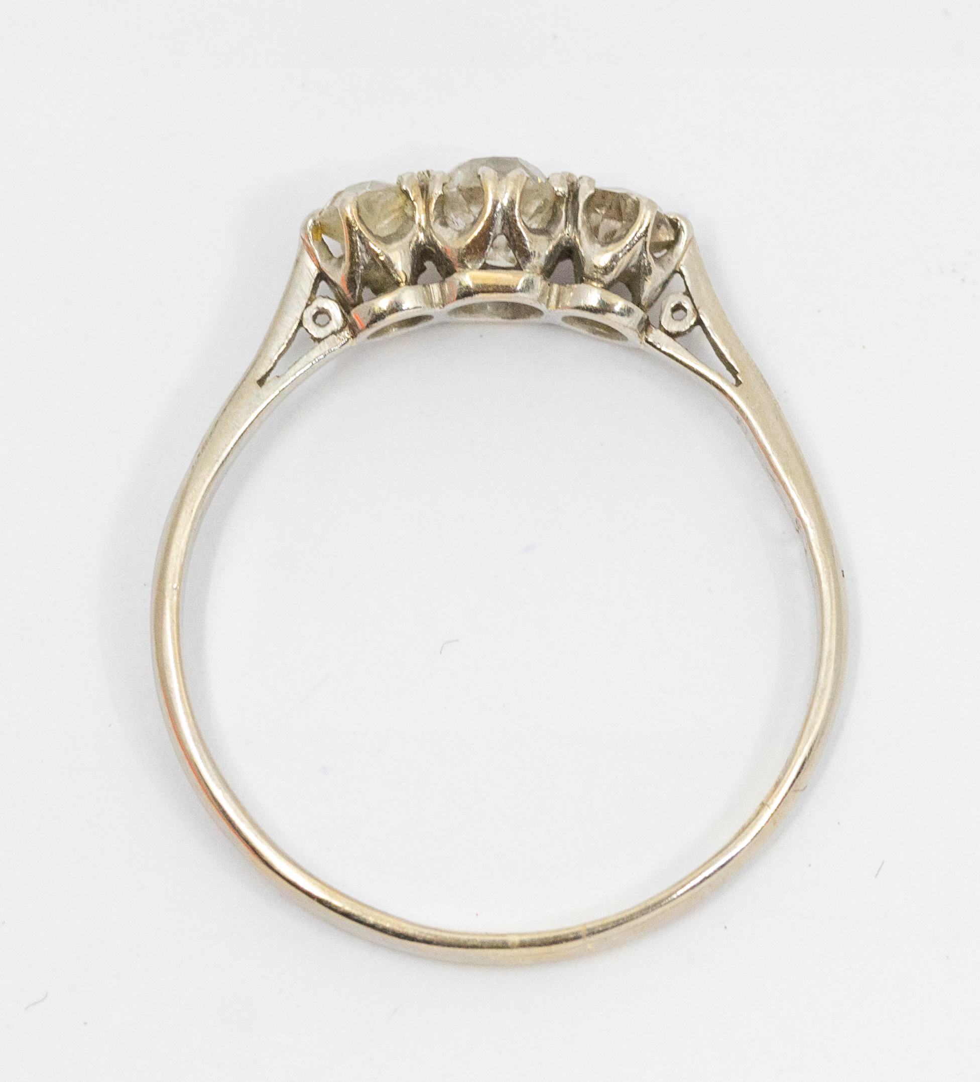 A diamond and platinum three stone ring, comprising graduiated old European cut diamonds, total - Image 2 of 2