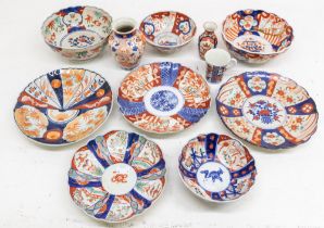 A collection of late 19th/early 20th Century Japanese Imari to include: bowls, dishes, mugs and