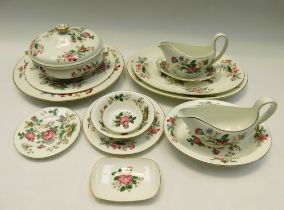 Large mid 20th century Wedgewood dinner and tea service with taureens.