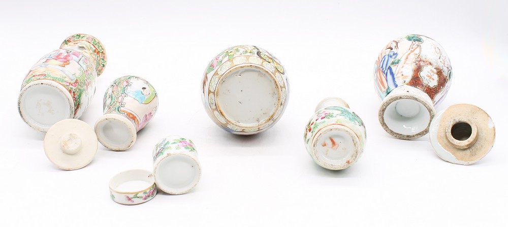 A collection of Chinese export famille rose porcelain vases and pots, c.1860, with rose medallion - Bild 2 aus 3