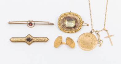 A collection of 9ct gold jewellery to include a circular foliate engraved locket on chain, (