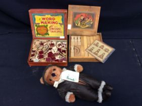 Edwardian child's wooden construction building blocks, complete in wooden box. Early 20th century