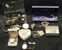 Joblot of Costume Jewellery including 9ct Gold jewellery gross weight 6.60 grams, Sterling Silver