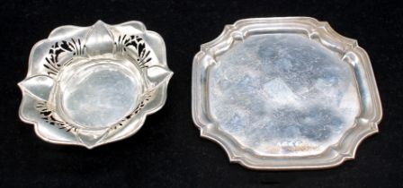 A Queen Elizabeth II silver small salver, of fluted octagonal shape, hallmarked by Alexander Clark &