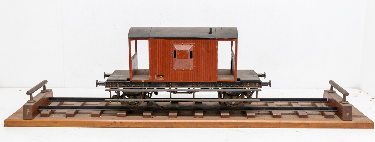 Model Railway: A scratch-built model railway, 3 1/2" gauge, rolling stock wagon, upon track, 20 Ton, - Bild 3 aus 4