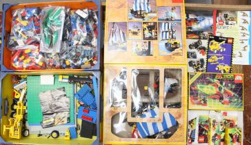 Lego: A large collection of assorted unboxed Lego pieces to including pieces from various sets;
