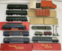 Model Railway: A collection of assorted Triang railway to include: three car diesel set, four car