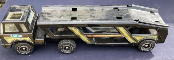Tonka: A large Articulated Tonka Car Transporter circa 1980, in good condition and with its drop