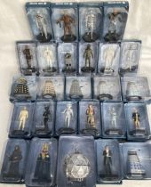 Doctor Who: A collection of approx. 25 Doctor Who Eaglemoss magazine figures (no magazines),