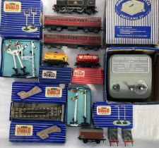 Hornby: A collection of assorted Hornby Dublo items to include: 3-rail 0-6-2 tank locomotive, and