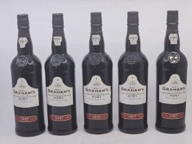 . 9 bottles of Grahams late bottled vintage port. 5x 1997, levels, labels, foils very good. 4x 1992,