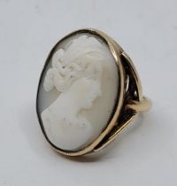 A 9ct. gold mounted cameo dress ring, the cameo carved with profile bust, size UK L. (gross weight