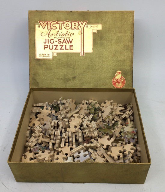 **WITHDRAWN**A ''Victory'' Artistic jig-saw puzzle of Place De La Madeline