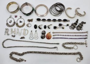A collection of sterling silver jewellery white metal jewellery, to include: A Mexican heavy