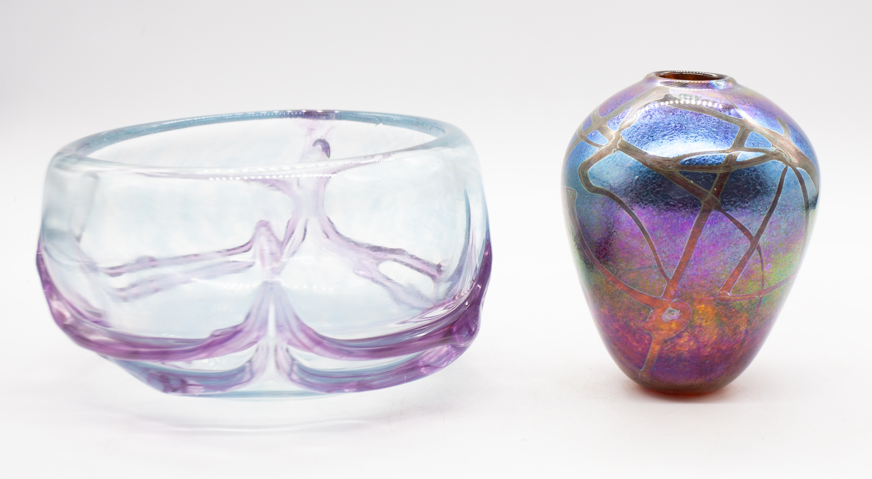 Carin Von Drehle Studio glass vase iridescent vase with tonal whiplash decoration, signed to the