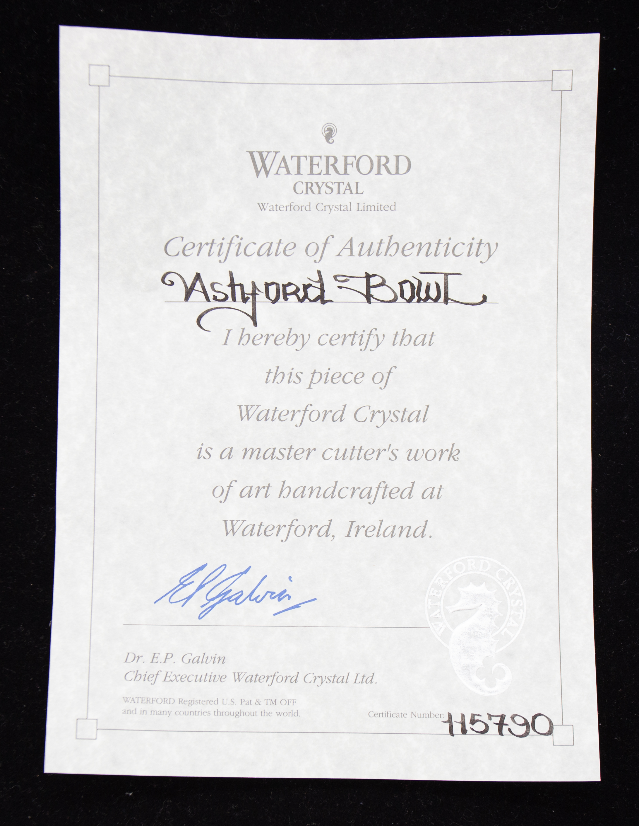 Waterford Crystal - A modern cut glass circular footed bowl, having geometric cut top rim, signed - Image 5 of 5