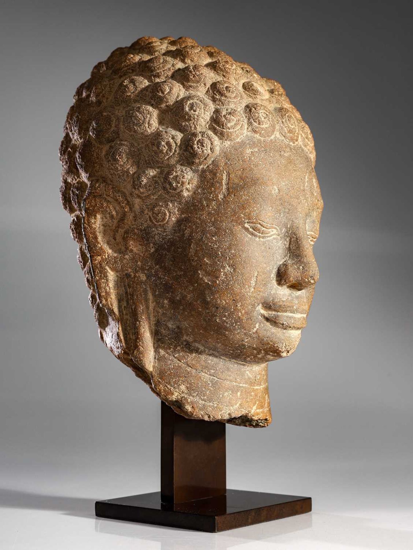 HEAD OF A BUDDHA - Bild 2 aus 6