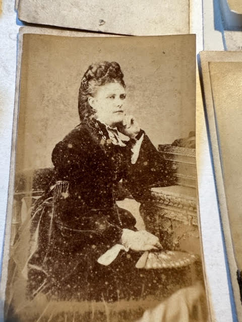 Cabinet cards, Carte de visites and similar. Earliest marked 1861. - Image 2 of 19