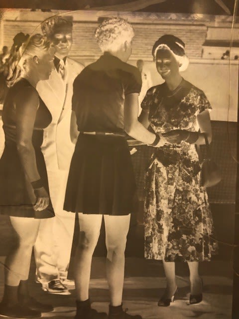 Althea Gibson wins Wimbledon. Press photo and corresponding negative. Approx 20x27cm - Image 2 of 6