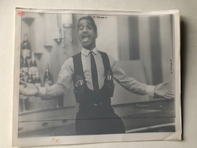 Sammy Davis Jnr, press photograph with measurements on cover sheet and reverse. 20X25 cm (C1) - Image 2 of 4