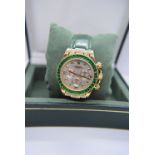 DIAMOND ROLEX DAYTONA 18K YELLOW GOLD "EMERALD GREEN" (CASE NUMBERED 116518)